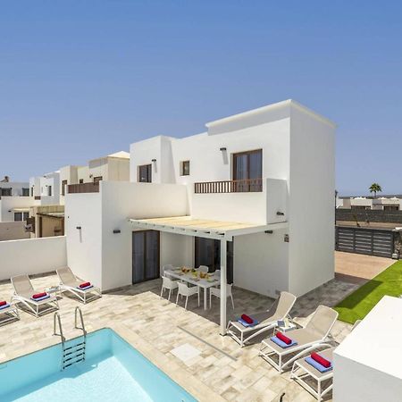 Villa Omura By Villa Plus Плая Бланка Екстериор снимка
